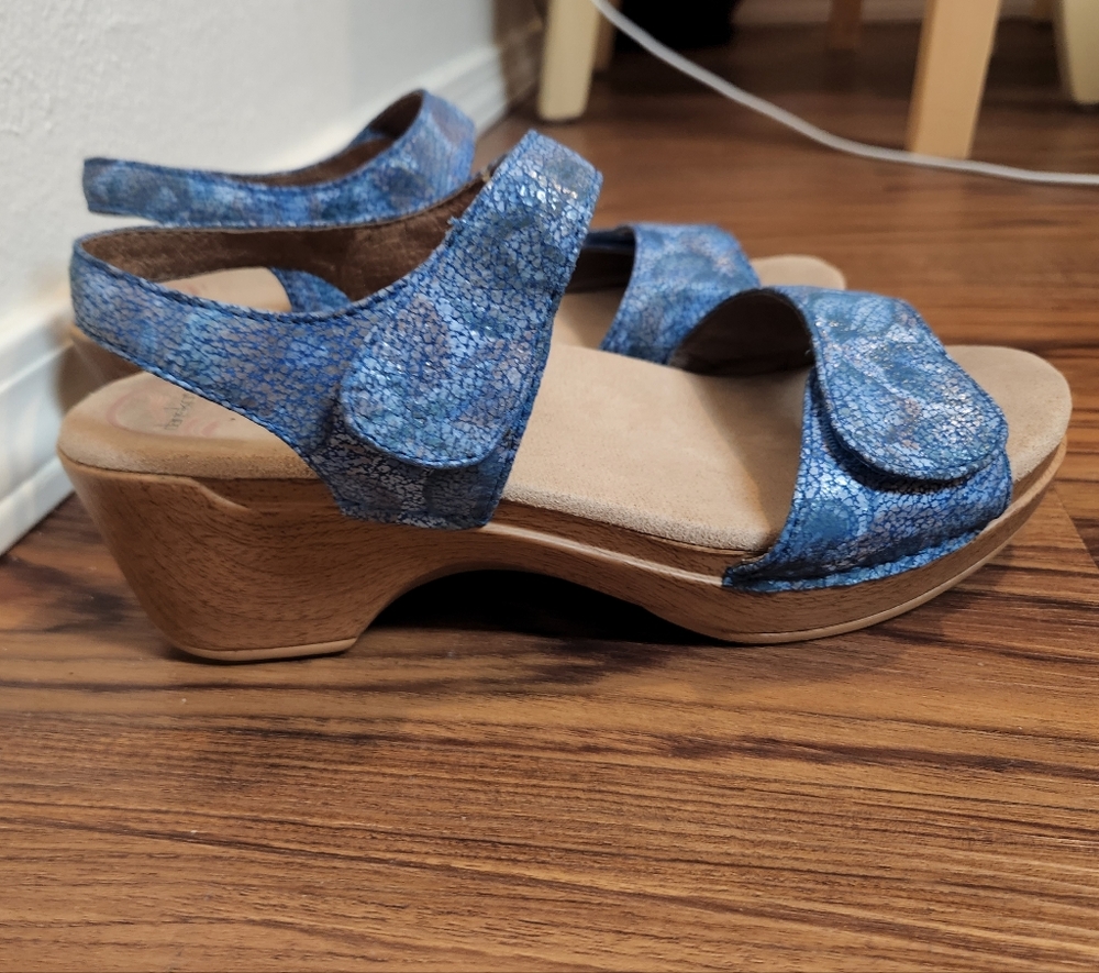 Dansko 40 Blue Sonnet Leather Sandals *Very Clean*
